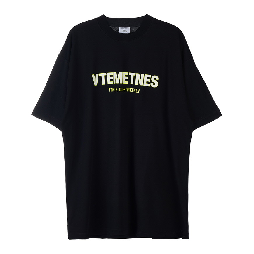 [베트멍] 공용 네온 로고 프린팅 티셔츠UE52TR170B BLACK